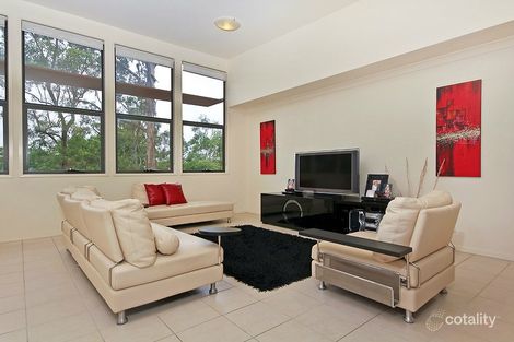 Property photo of 50 Greenway Circuit Mount Ommaney QLD 4074