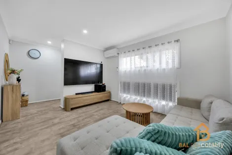 Property photo of 10 Burdock Walk Truganina VIC 3029