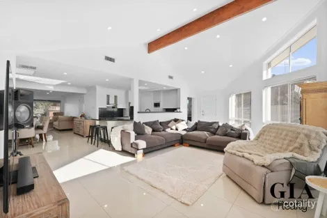 45 Drummoyne Cres, St Johns Park, NSW 2176