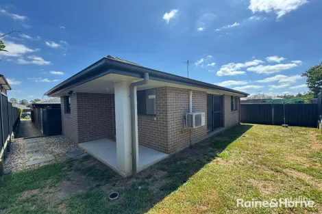 17 Crowley Bvd, Claymore, NSW 2559