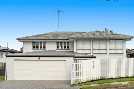 Property photo of 4 Canter Street Mansfield QLD 4122