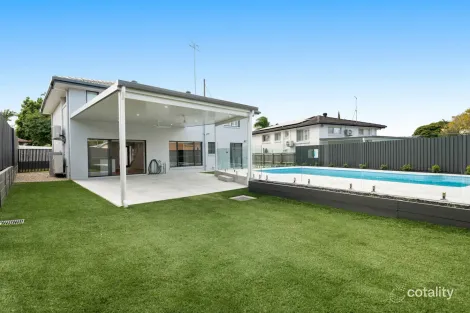 Property photo of 4 Canter Street Mansfield QLD 4122
