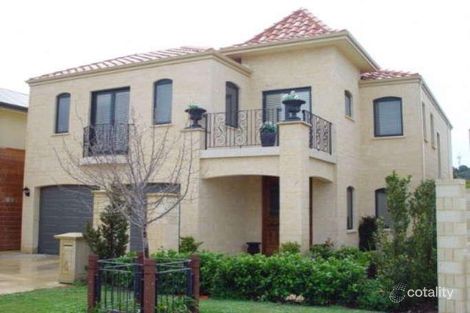 4 Chipperfield Ct, Mosman Park, WA 6012