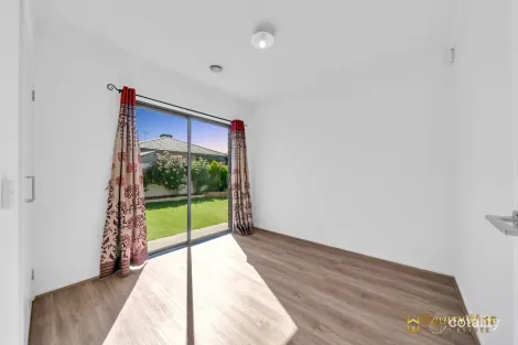 Property photo of 5 Swiss Way Manor Lakes VIC 3024