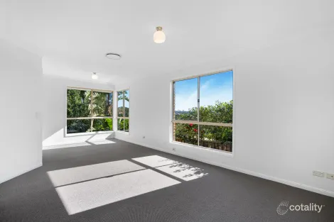 Property photo of 5 Windward Rise Pacific Pines QLD 4211