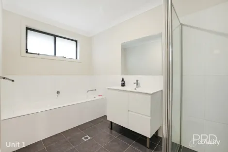 Property photo of 2/9 Reginald Drive Kootingal NSW 2352