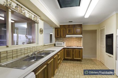 Property photo of 29 Monkhouse Drive Endeavour Hills VIC 3802
