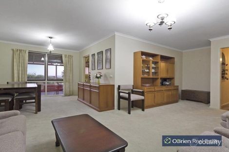 Property photo of 29 Monkhouse Drive Endeavour Hills VIC 3802