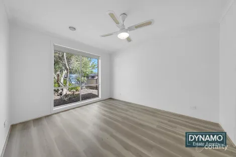 Property photo of 8 Wick Close Craigieburn VIC 3064