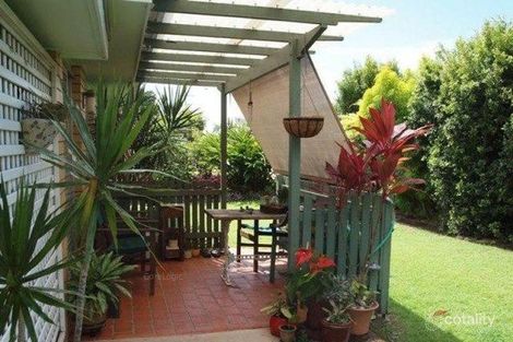 2/11 Churchill St, Golden Beach, QLD 4551