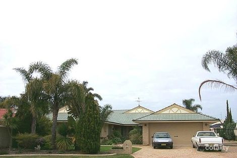 13 Blackwood Pde, Dudley Park, WA 6210