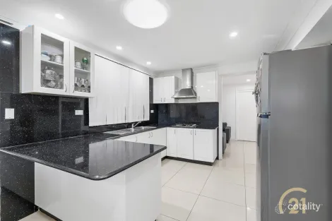 Property photo of 5 Sindel Close Bonnyrigg NSW 2177