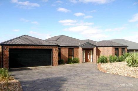 Property photo of 27 Dobell Crescent Caroline Springs VIC 3023