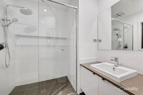 Property photo of 38 Braeburn Place Werribee VIC 3030
