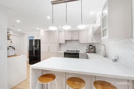 Property photo of 7 Tuna Court Sandstone Point QLD 4511