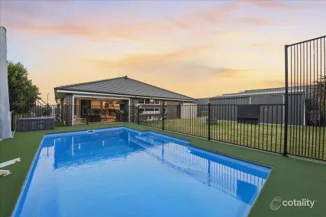 12 HIGHLAND CRES, THIRLMERE, NSW 2572
