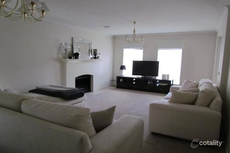 Property photo of 17 Grove Gardens Berwick VIC 3806