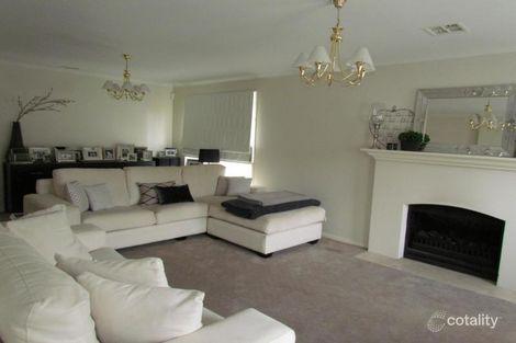 Property photo of 17 Grove Gardens Berwick VIC 3806