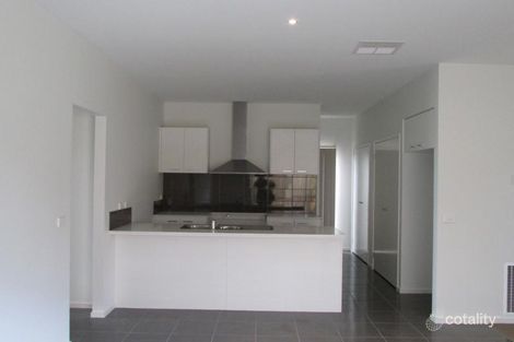 Property photo of 8 Brocker Street Clyde North VIC 3978