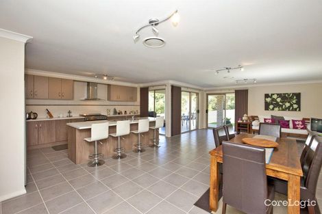 Property photo of 19 Canada Crescent Cameron Park NSW 2285