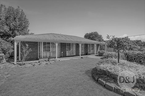 Property photo of 2 Chloe Court Cranbourne West VIC 3977