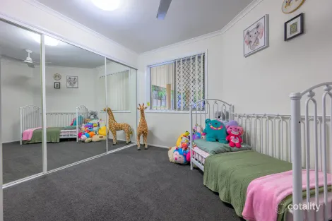 Property photo of 39 Waratah Street Kin Kora QLD 4680