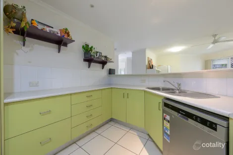 Property photo of 39 Waratah Street Kin Kora QLD 4680
