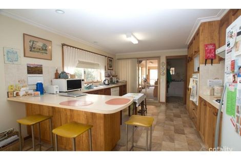 9 Sherman Cres, Spring Gully, VIC 3550