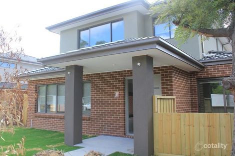 2/74 Toomuc Valley Rd, Pakenham, VIC 3810