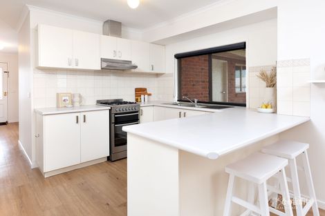 Property photo of 32 Koetong Crescent West Wodonga VIC 3690