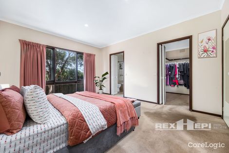 Property photo of 12 Cloverset Avenue Narre Warren VIC 3805