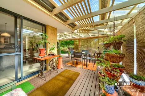 8 Thorne St, Lower King, WA 6330