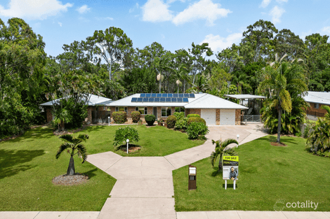 111 Garden Dr, Urangan, QLD 4655