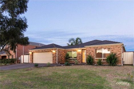 14 Rowcroft Ave, Lynbrook, VIC 3975