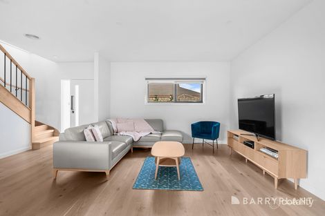 Property photo of 2/11 Horton Street Reservoir VIC 3073