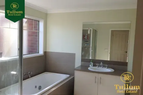 Property photo of 5 Maddock Drive Cranbourne East VIC 3977