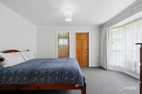 Property photo of 8 Hill Range Crescent Lithgow NSW 2790