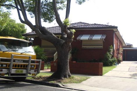 4 Pine Ave, Russell Lea, NSW 2046