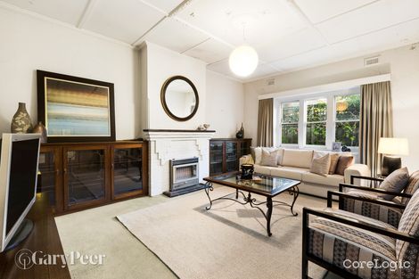 Property photo of 2 Oak Crescent Caulfield North VIC 3161