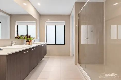 Property photo of 53 Patricia Loop Keysborough VIC 3173