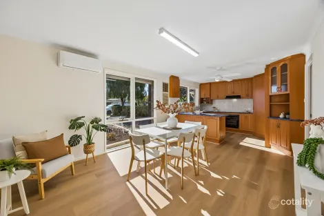 4 Seeger Dr, Morphett Vale, SA 5162