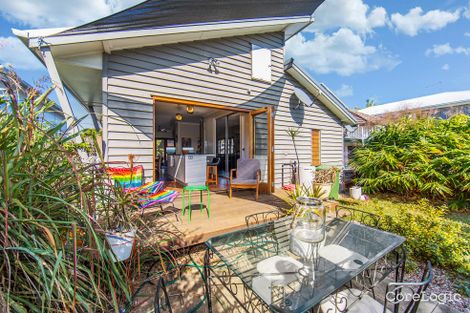 38 King St, Woody Point, QLD 4019