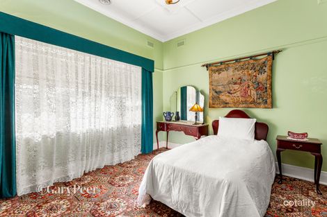 Property photo of 21 Newham Grove Ormond VIC 3204