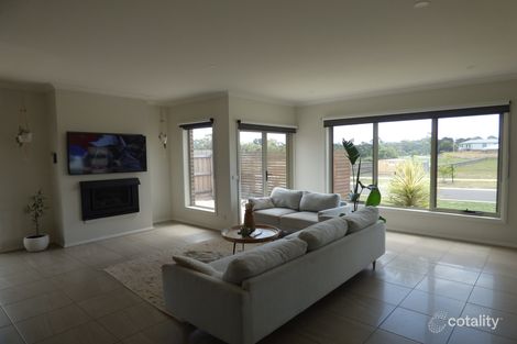 Property photo of 3 Waterside Drive Traralgon VIC 3844