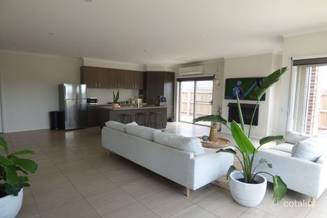 Property photo of 3 Waterside Drive Traralgon VIC 3844