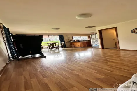 Property photo of 95 Thomas Mitchell Drive Endeavour Hills VIC 3802