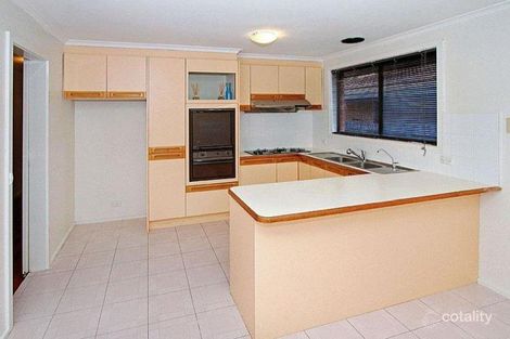 Property photo of 4 Dunk Close Mill Park VIC 3082