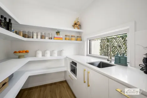 Property photo of 13 Cade Court Jindera NSW 2642