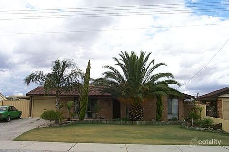 28 Strawberry Dr, Seville Grove, WA 6112