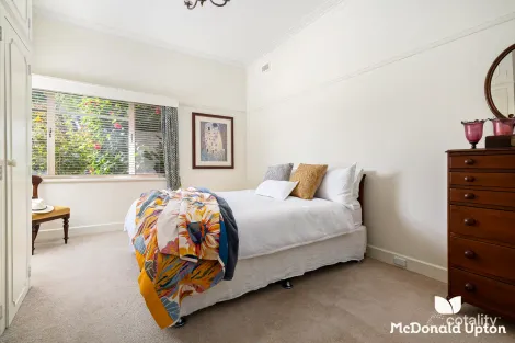 Property photo of 17 Hayes Road Strathmore VIC 3041